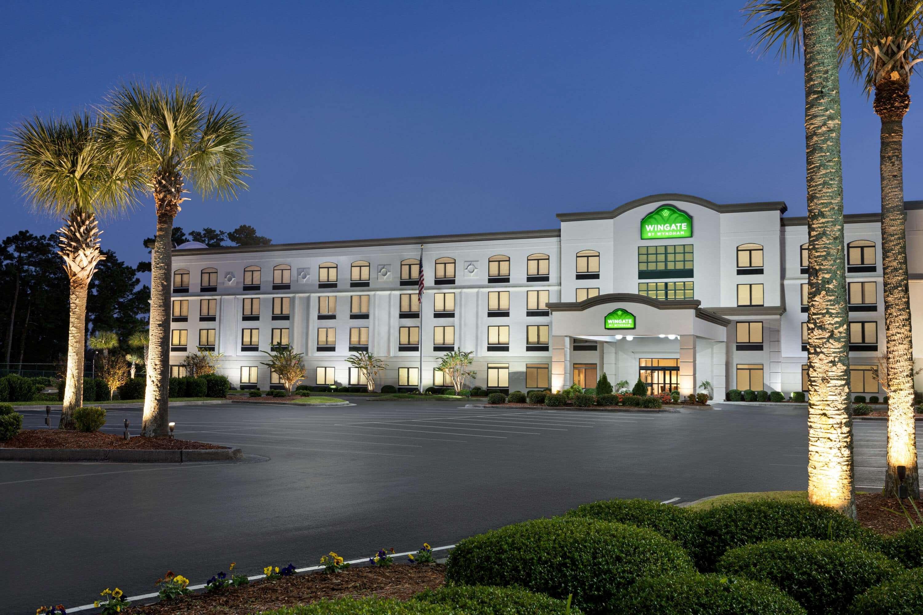 Wingate By Wyndham Wilmington Hotel Exterior photo