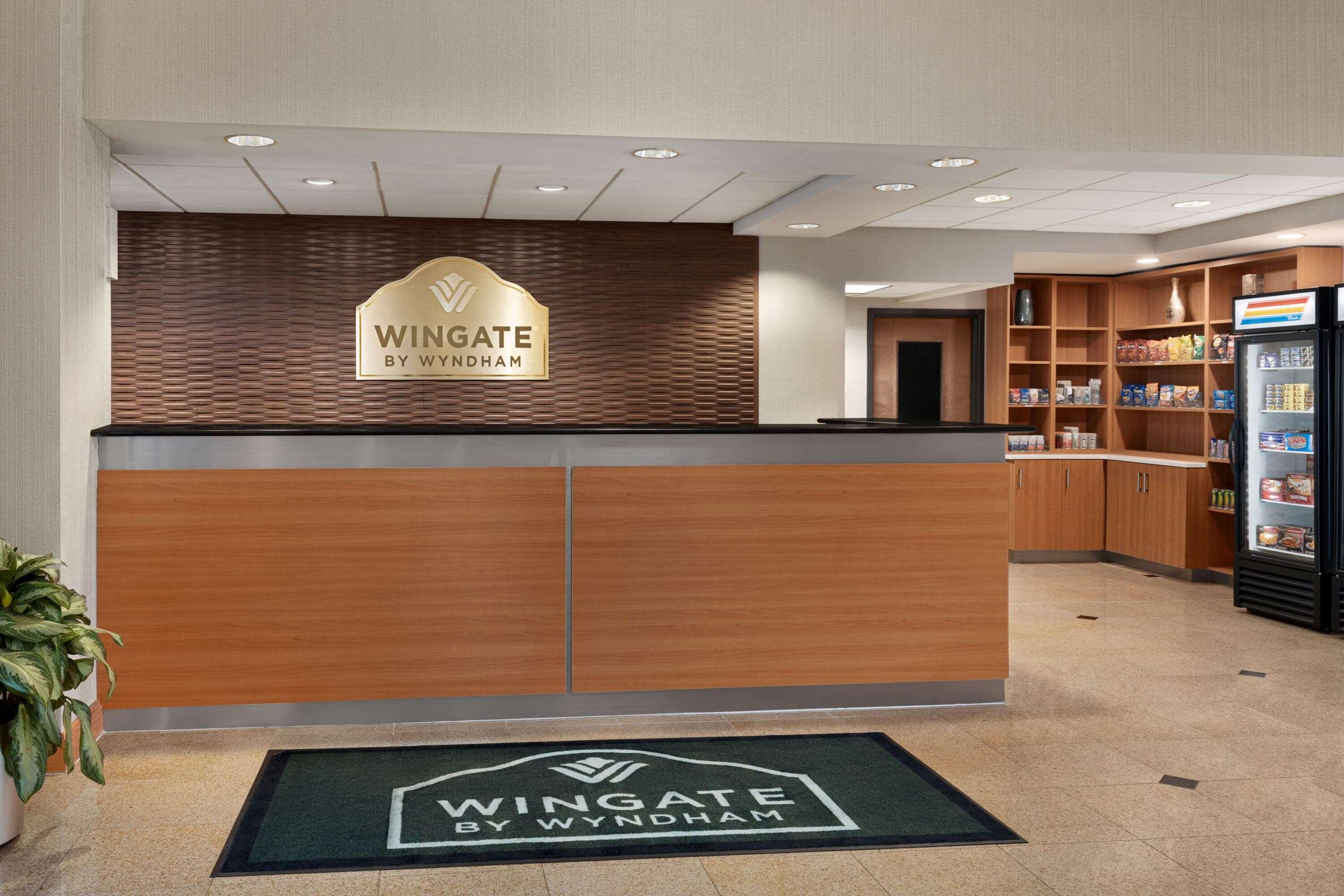 Wingate By Wyndham Wilmington Hotel Exterior photo
